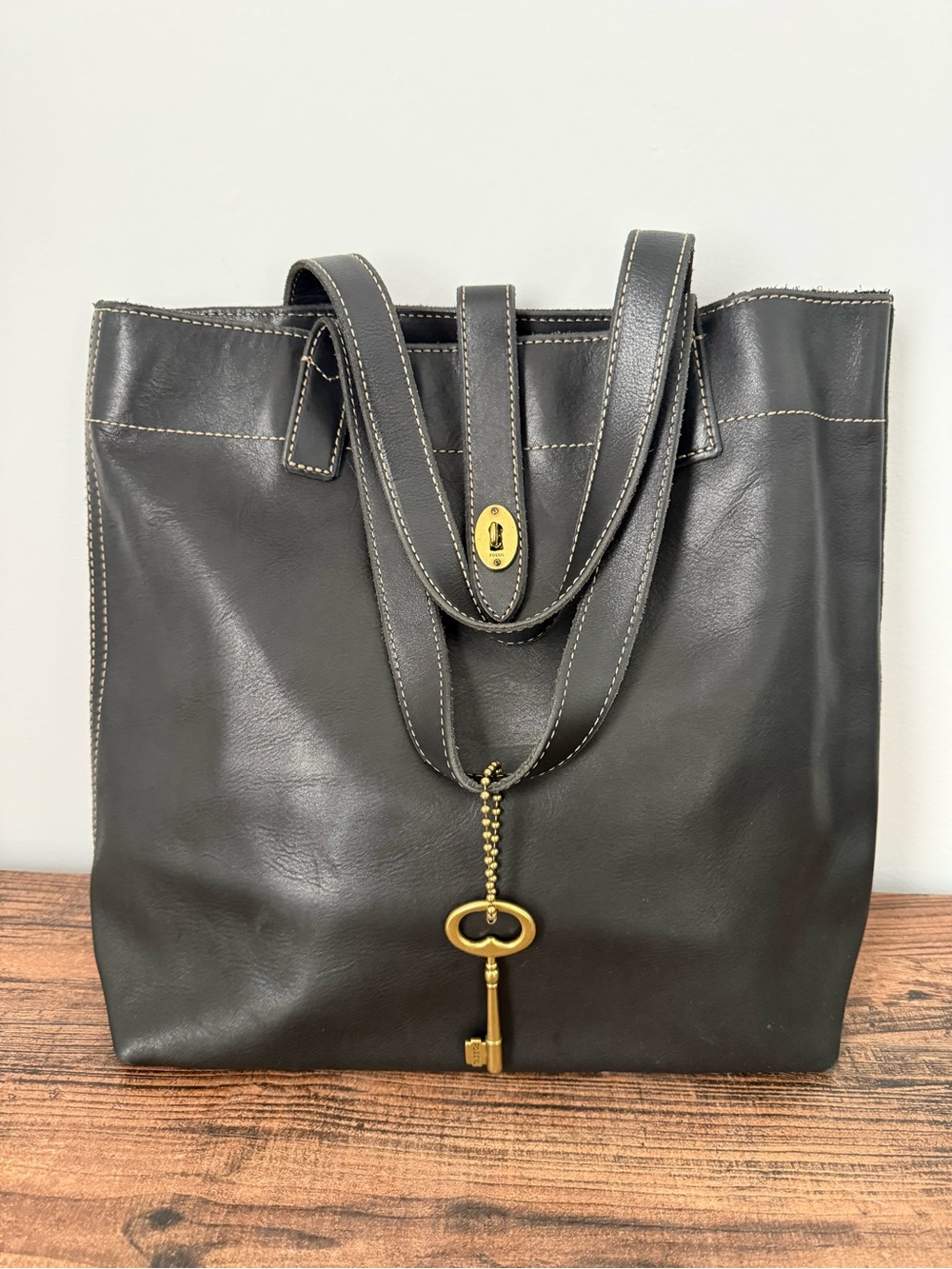 Fossil Black Leather Tote with Signature Key Charm